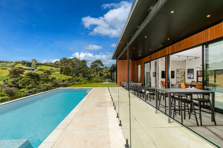 33 Fernielea Park Drive Riverhead_16