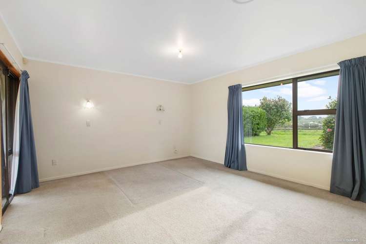 744 Runciman Road Runciman_17