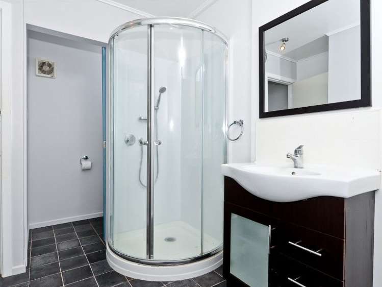 14 Joanna Place Deanwell_5