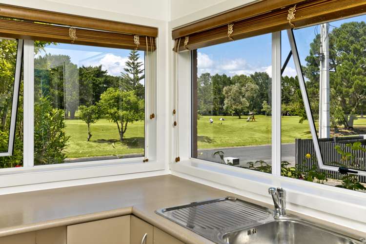 1/24 Seabreeze Road Narrow Neck_5