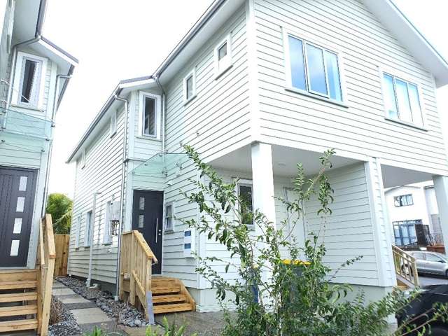Townhouse - 3 Bedrooms in Oteha, Albany.