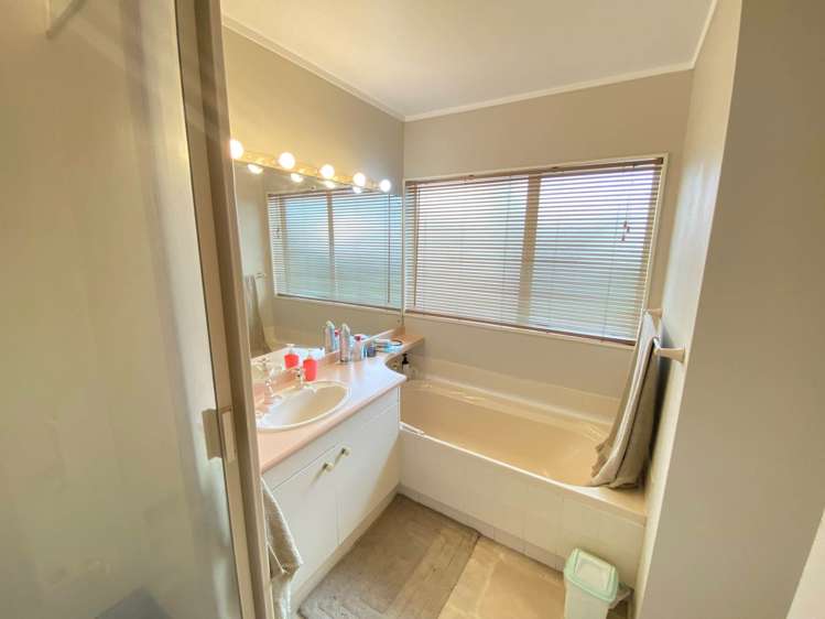 2/10 Amberwood Drive Northpark_6