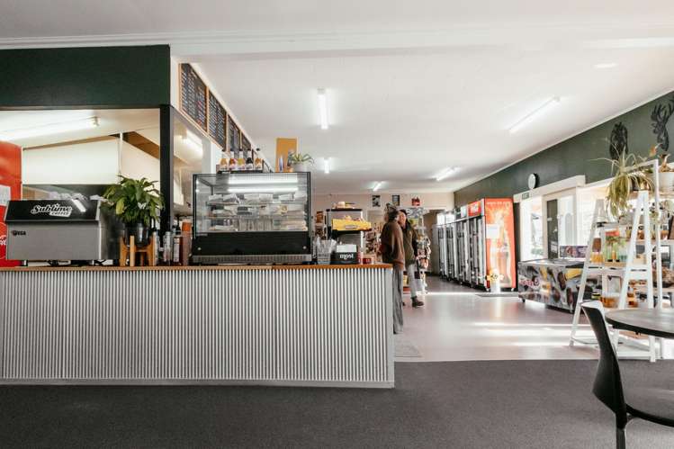 69 Main Road Whataroa_25