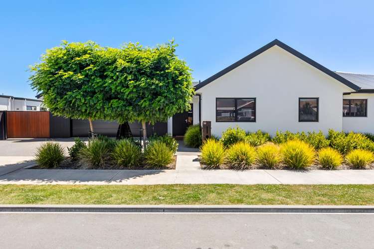 34 Spitfire Drive Burleigh_27