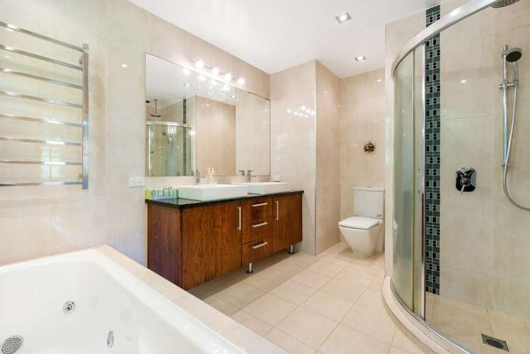 126 Cook Street Cockle Bay_16