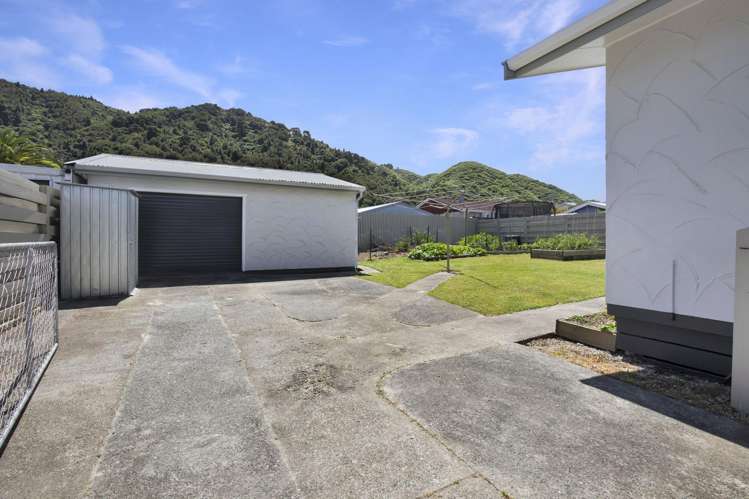 186 California Drive Totara Park_13