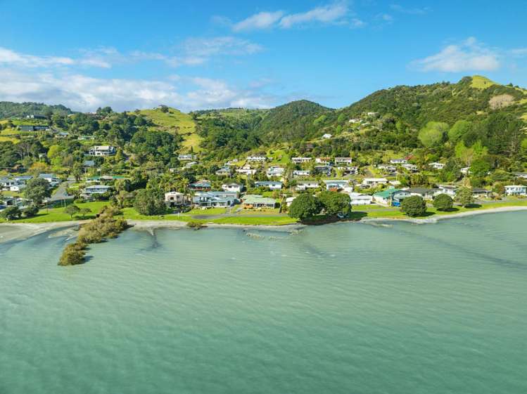 16 Waikaraka Beach Road Tamaterau_32