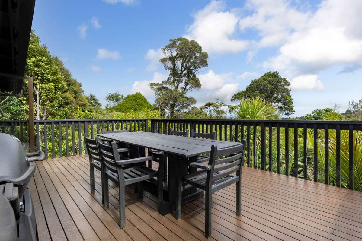 256 Piha Road_2