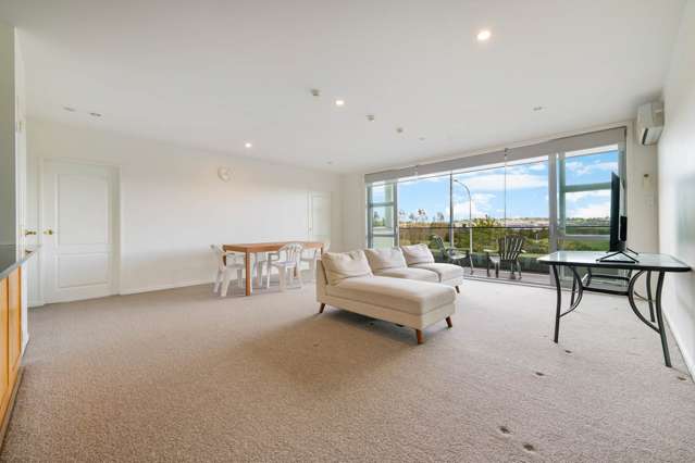 8/63 Kestev Drive Flat Bush_3