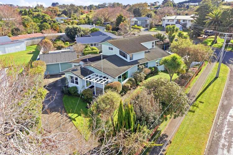 5 Eaton Crescent Otamatea_23