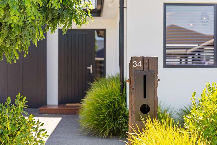 34 Spitfire Drive Burleigh_24