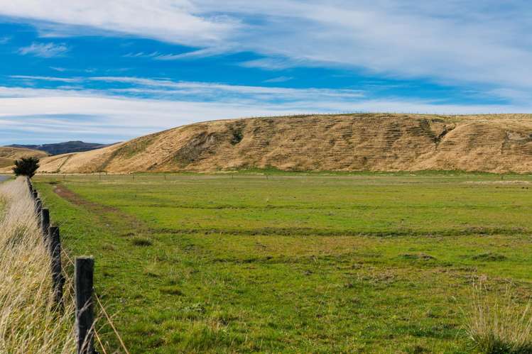 Corner Marfells Beach and Clifford Roads Lake Grassmere_30