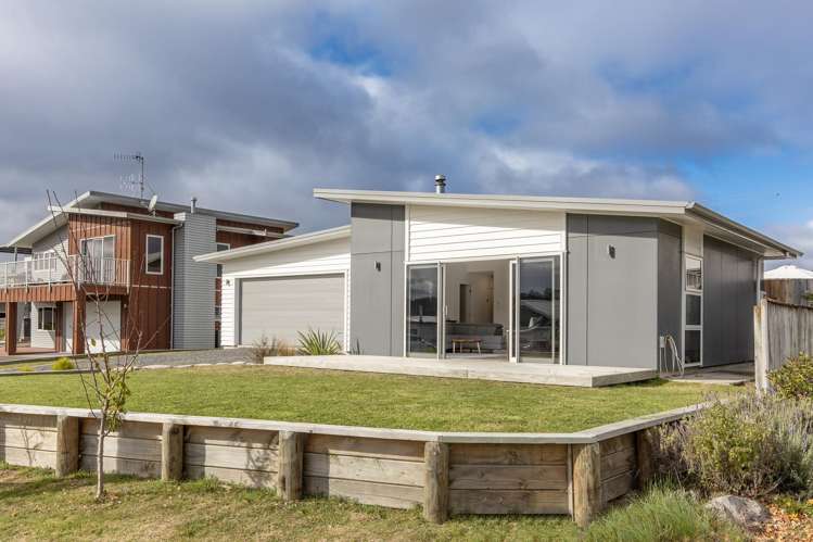 8 Marshall Close_2