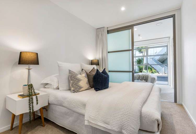13/17 Link Crescent Stanmore Bay_5