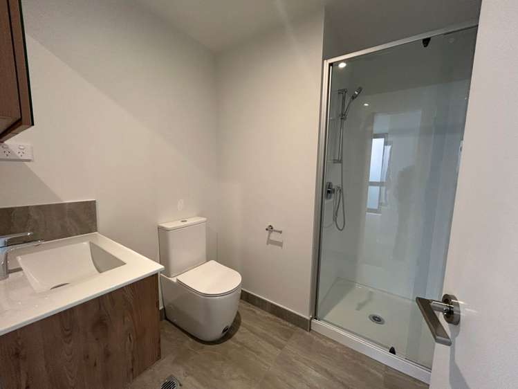 1/12 Treasure Lane Te Atatu South_10