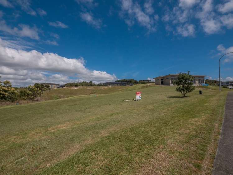 36 Dudley Crescent Cable Bay_9