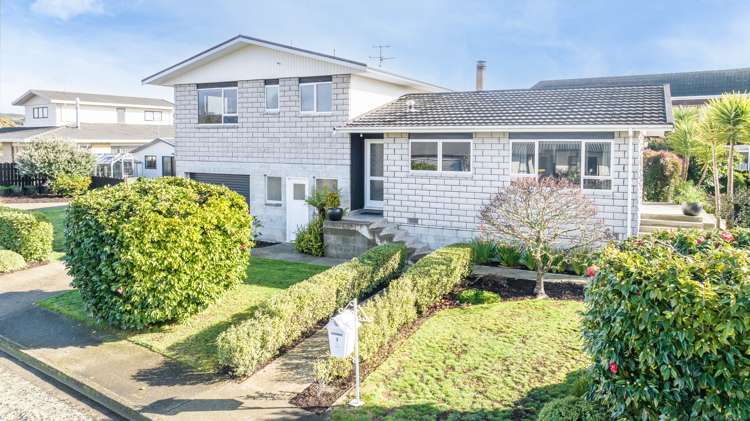 2 Coach Place Brightwater_22