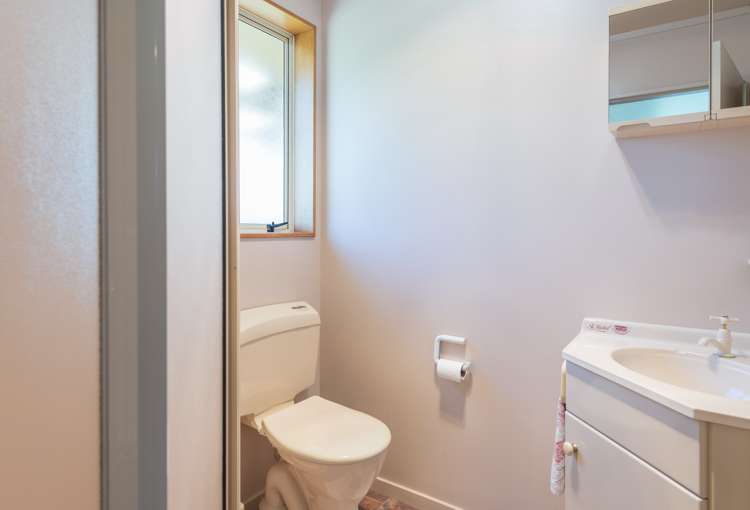 2 Baxter Place Stoke_16