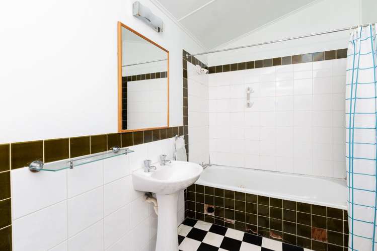 73 Marine Parade Eastbourne_19