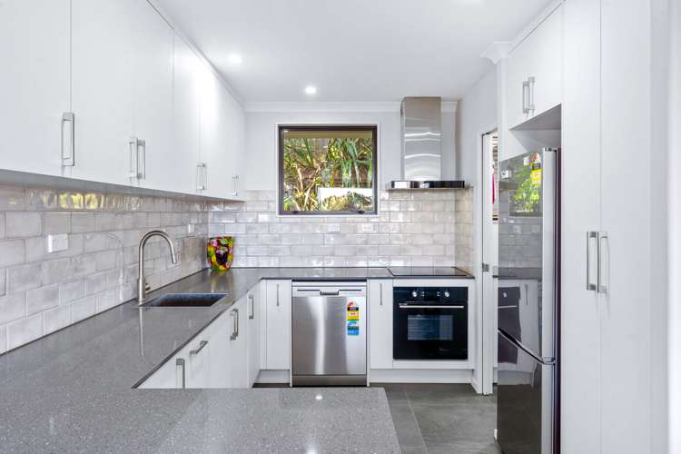 6/5 Monte Cassino Place Birkdale_11
