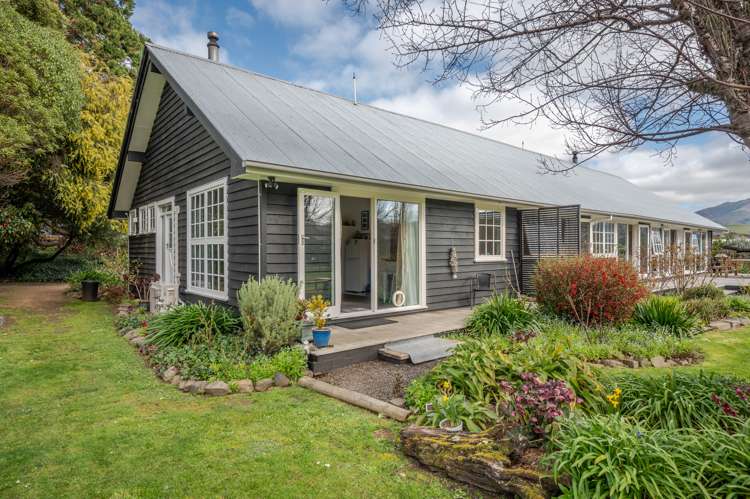 8 Takamatua Bay Road Takamatua_24