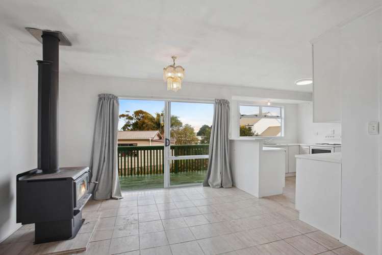 16 Leaming Place Clarks Beach_9