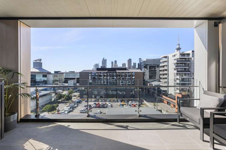 605/70 Daldy Street_2