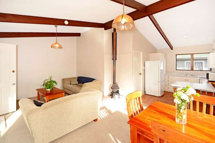 2/180 Henderson Valley Road Henderson_7