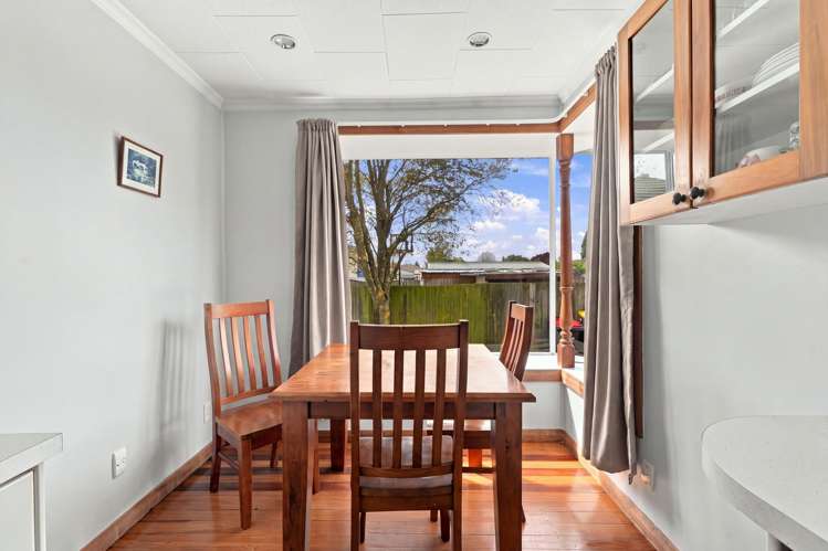 15 Avro Crescent_3
