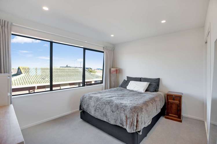 2/9 Marcroft Street Woolston_11