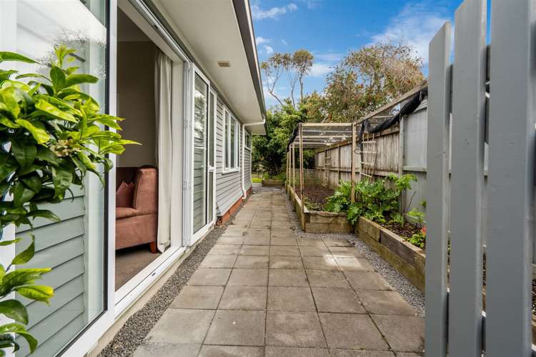 49 Eversleigh Road Belmont_15