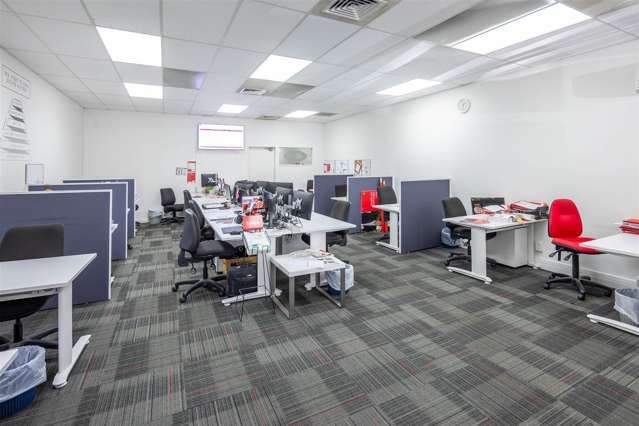 Unit 6 at 35 Whatawhata Road Dinsdale_1