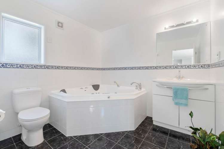 27 Clansman Terrace Gulf Harbour_24