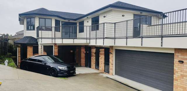 MASSIVE 5 BEDROOM HOUSE IN MOUNT WELLINGTON