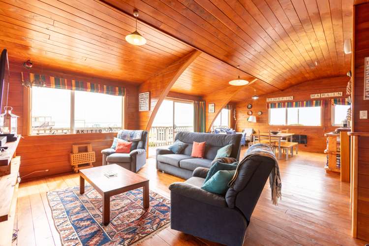 61 Akitio Esplanade Pongaroa_5