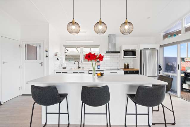 1335 East Coast Road Kaiaua_4