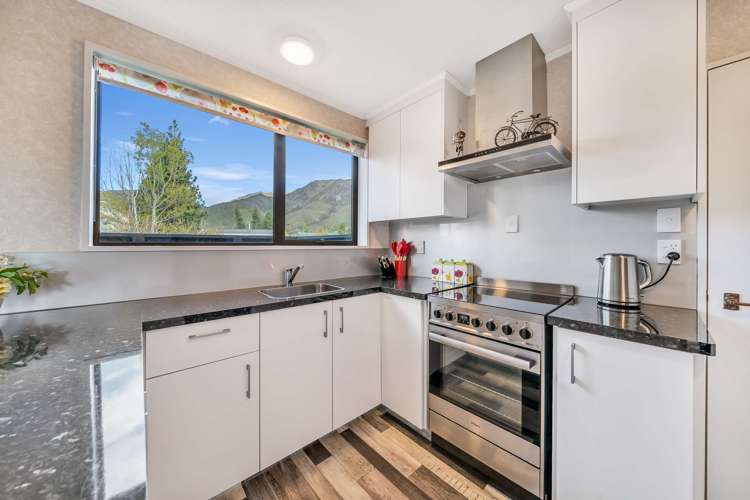 7 Benmore Place Omarama_13