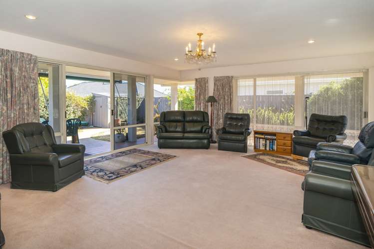 29 Stead Crescent Stoke_22