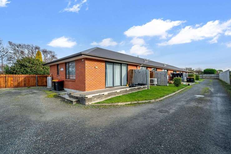 Some Invercargill homes, including this three-bedroom investment property on Morton Road, are selling within 10 days of hitting the market. The median days to sell in the city over winter was a low 31 days. Photo / Supplied