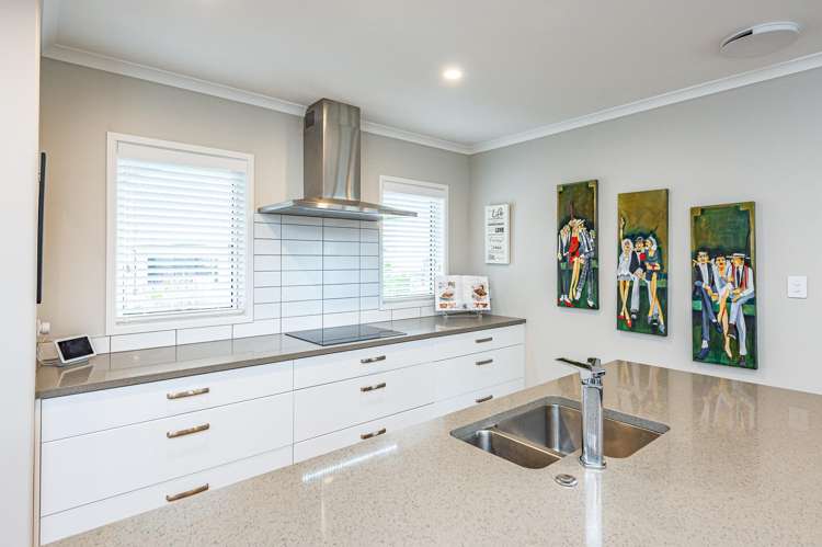 34 Tirimoana Place Otamatea_9