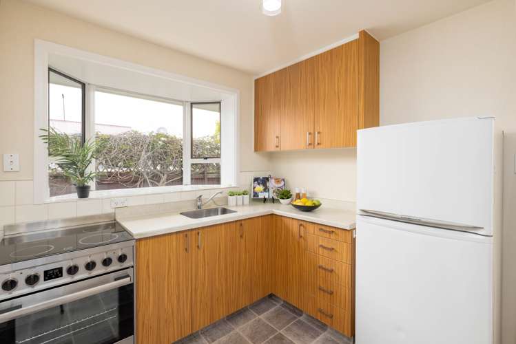 2/7 Tamarisk Place Parklands_6