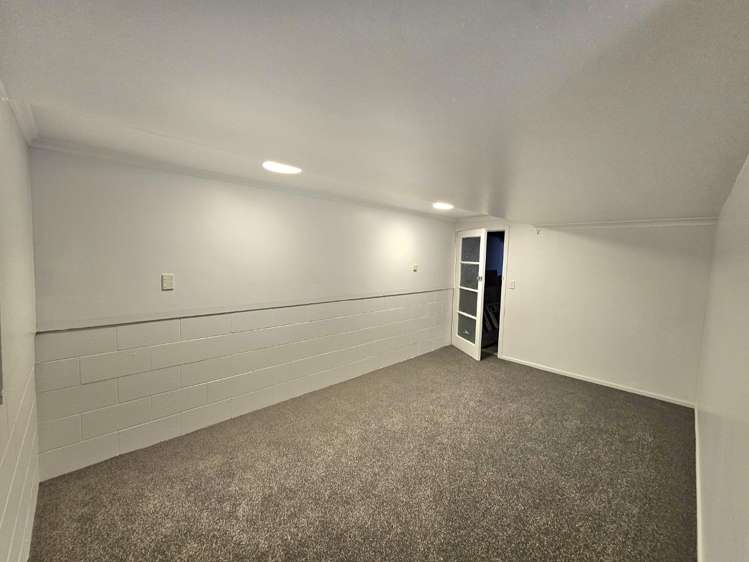 10 Paritutu Road 2164_18