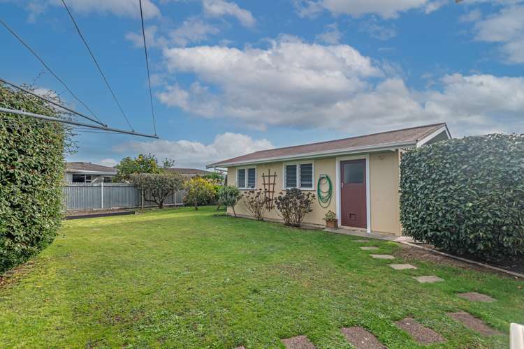 10 Ellesmere Crescent Highbury_13