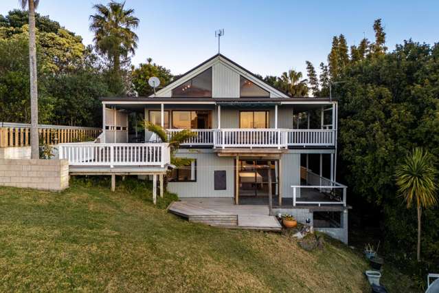 Home & Granny Flat With 2 Kitchens