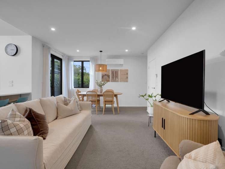 73A Houchens Road Glenview_15