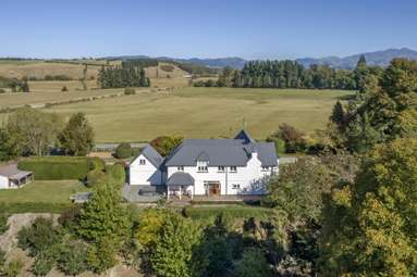 124 Woodbury Road_1