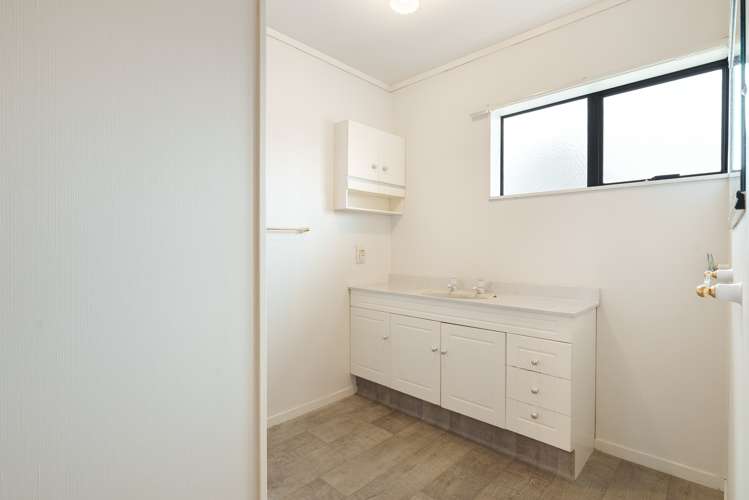 35c Emmett Street Greerton_13