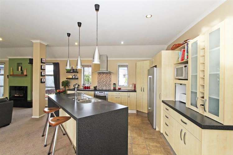 61 Covent Drive Stoke_3