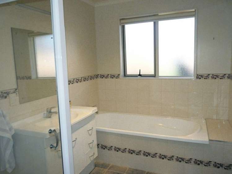 5 Mayer Crescent Wakefield_13