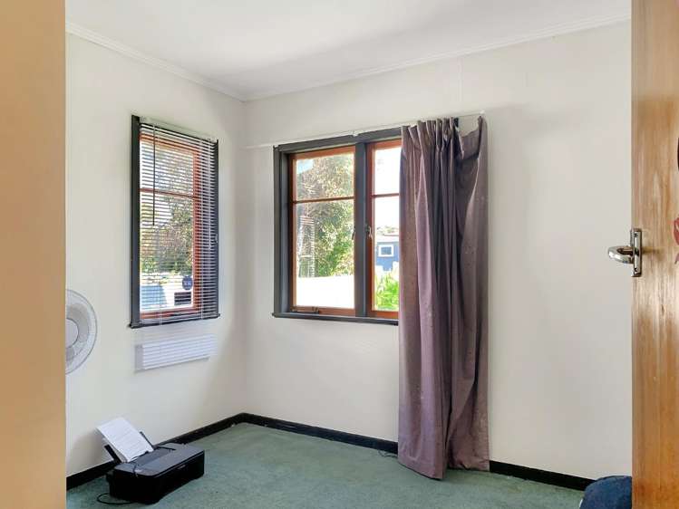 215 Lytton Road 1052_5